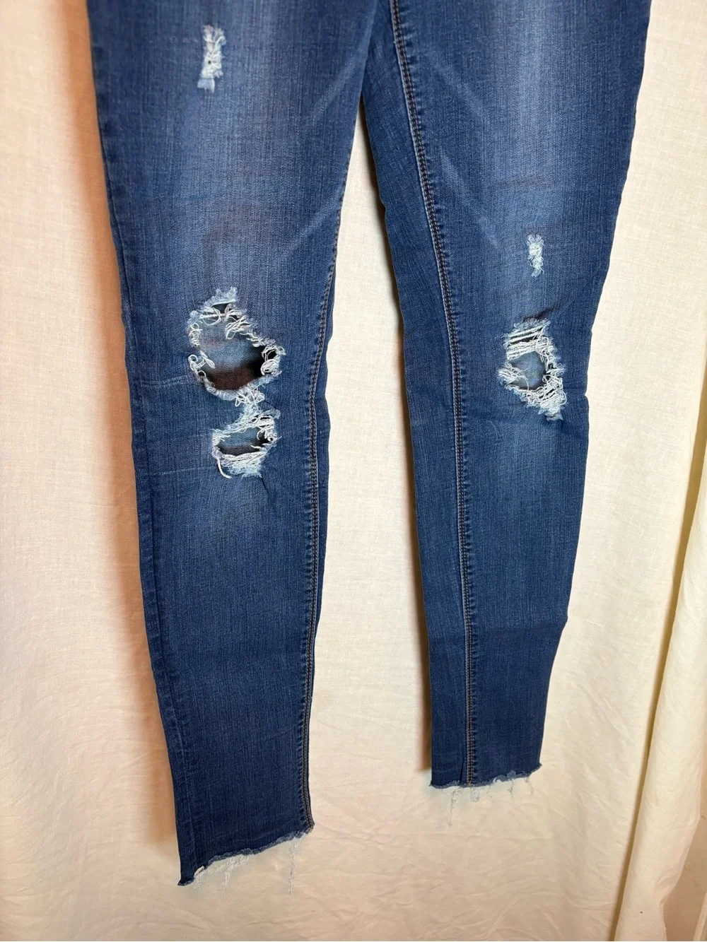 Indigo Rein Distressed Ankle Skinny Jeans Juniors 7 Medium Wash Raw Hem